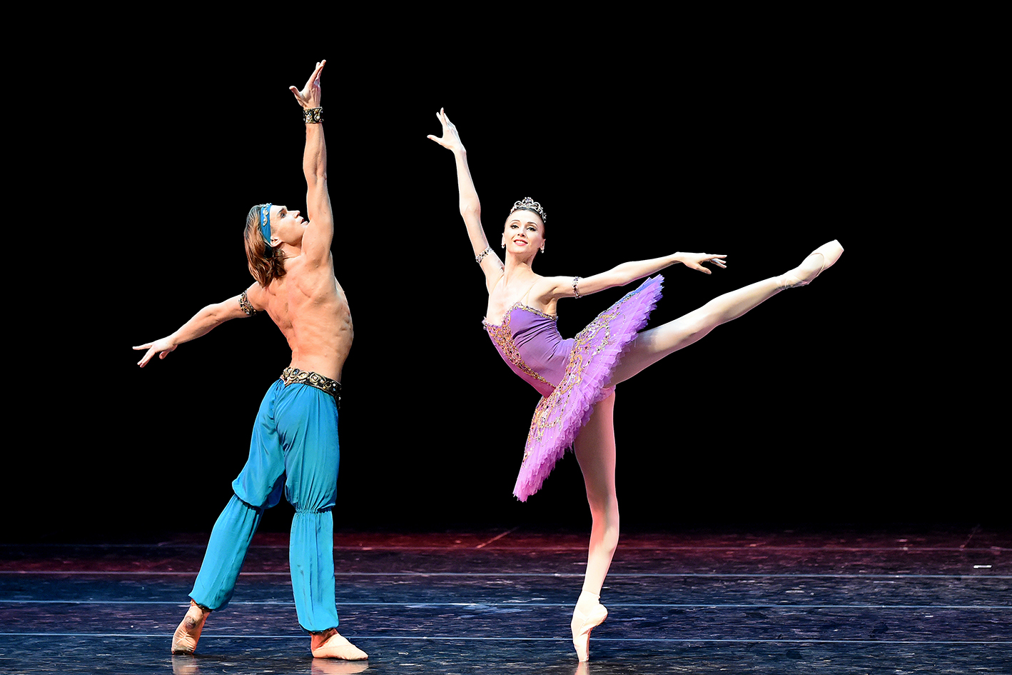 Svetlana-Zakharova-e-Mikhail-Lobukhin-in-Le-Corsaire-ph-Enrico-Ripari-3