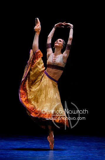 svetlana-zakharova-in-la-bayadere-2